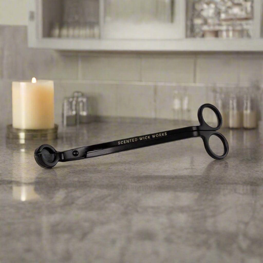 candle wick trimmer in black